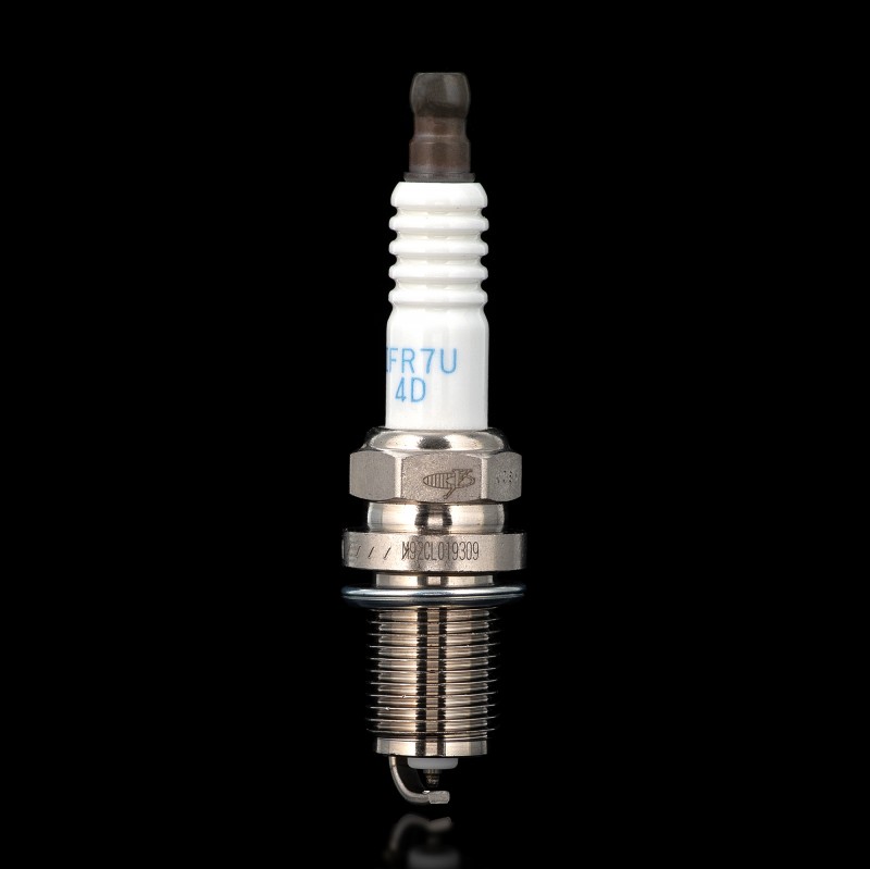 Свеча зажигания