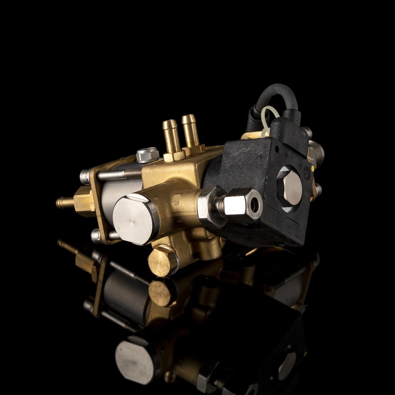 Редуктор давления воздуха J4R00-1113240ASF2-P64