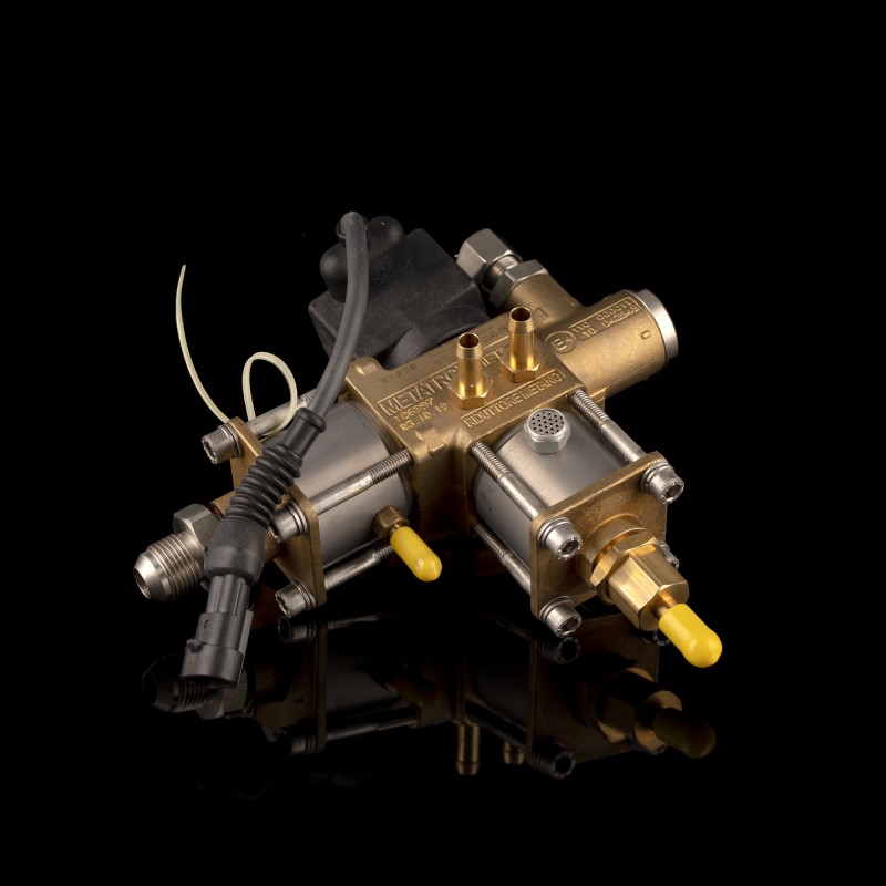 Редуктор газовый высокого давления J4T00-1113240-P64