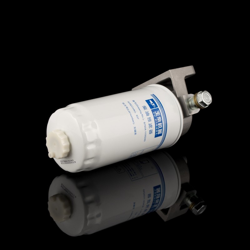 Фильтр топливный с кронштейном  