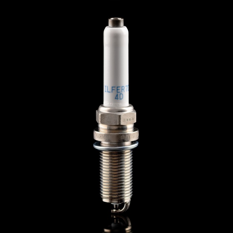 Свеча зажигания