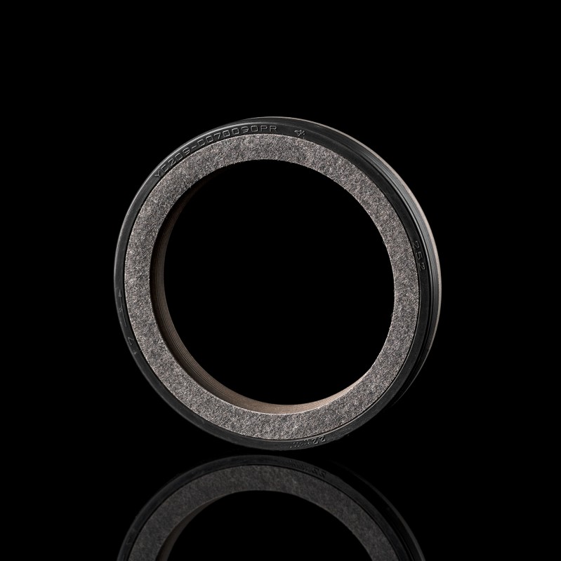 Сальник коленвала передний 70x90  