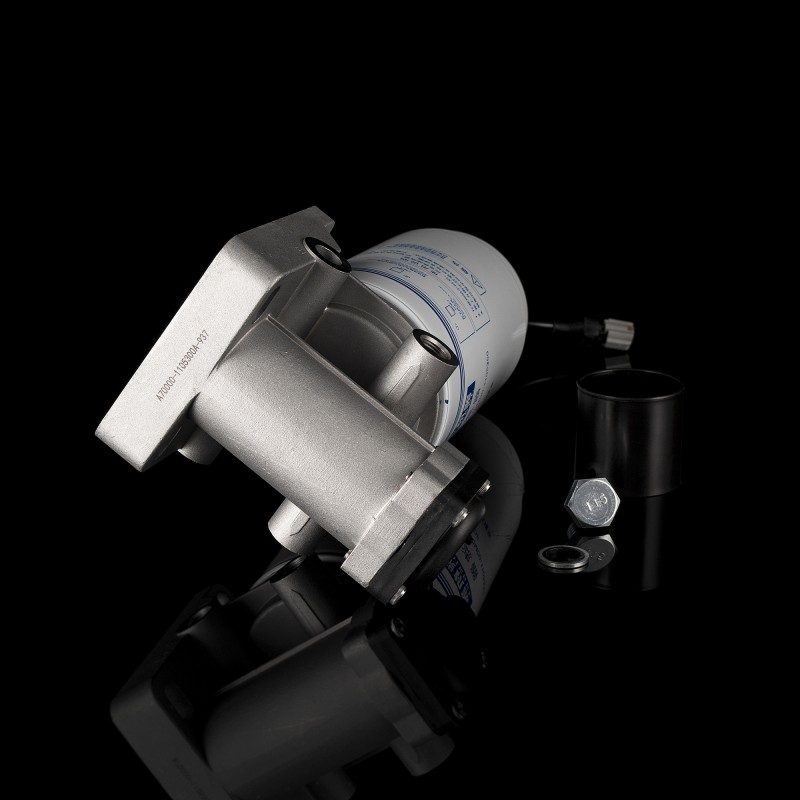 Фильтр топливный с кронштейном  