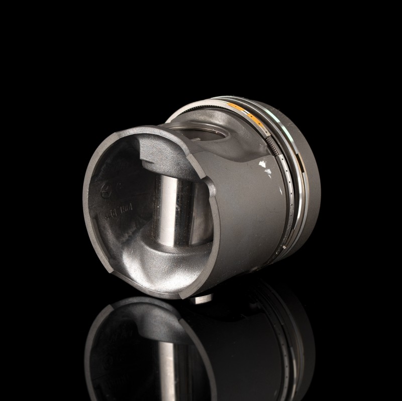 Поршень A9060304217